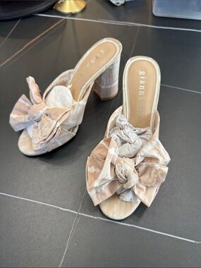 Gianni Bini Taupe Bow Block Heel Mules